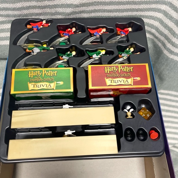 Mattel Harry Potter and the Chamber of Secrets Trivia Game - Picture 4 of 4